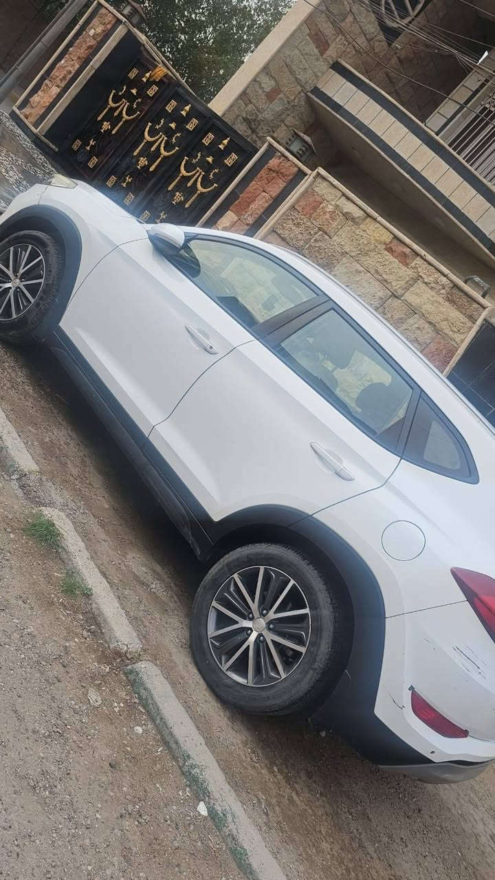 للبيع سيارة توسان ...٢٠١٦ ...مابيها صبغ مابيها تبديل سنويه بااسم صاحب السيارة ماشية ١٠٠ كيلو 
السعر الاتصال ع الرقم ***********
