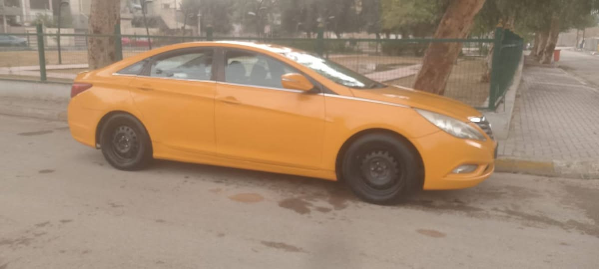 سوناتا وارد امريكي حادثها جاملغ خلفي رقم بغداد انكليزي موديل ٢٠١١ مكينه وكير حاويه ومكفولات السيارة بأسمي المكان الدورة للاستفسار *********** يوجد واتساب

