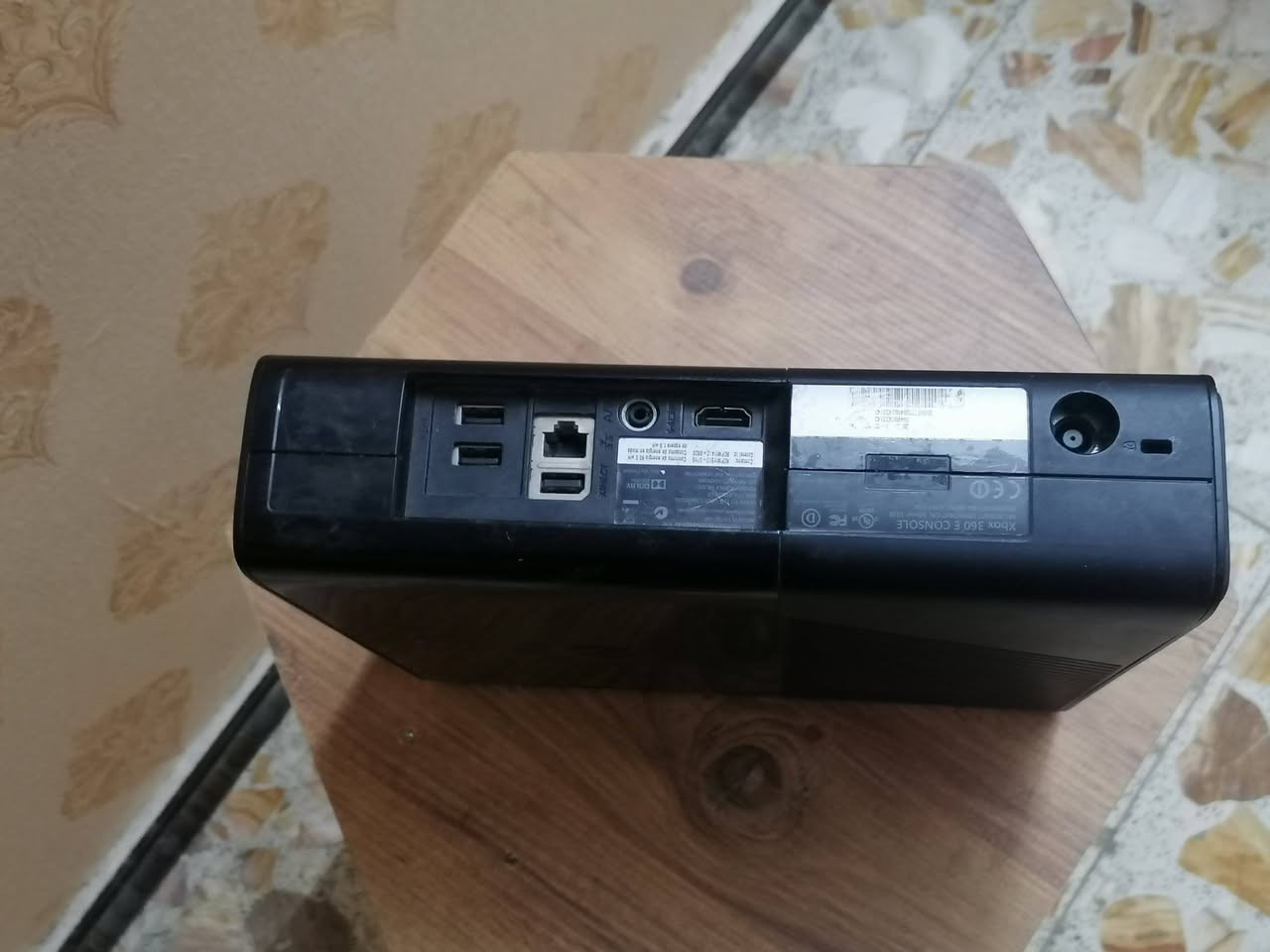 سلام عليكم
عليكم
Xbox 360 E موديل 2013
جهاز مستعمل نضيف بي اكثر من 100 لعبة وثنين  يدات اضافيات وغراض كاملة بي مجال للشراي


**إذا كنت صاحب هذا الإعلان وتريد حذفه لأي سبب، رجاءا أرسل رسالة إلى الدعم الفني**