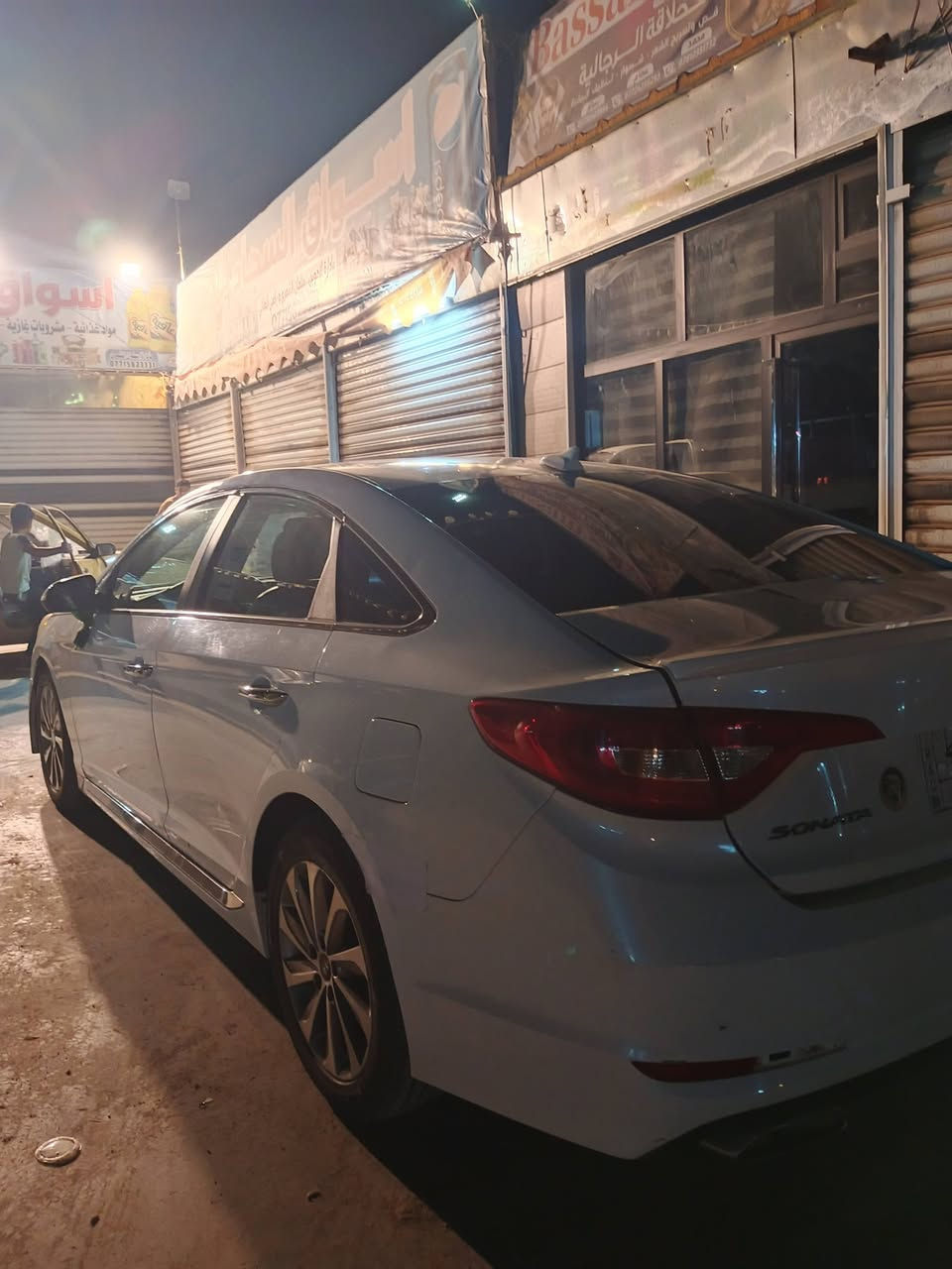 السلام عليكم
للبيع سوناتا موديل 2016 رقم بغداد بأسمي 
وارد امريكي ضرر قطعتين بدون دواخل بنيد وباب سيارة فول مواصفات فتحه بصمه كشن كهربائي اشاير بالمري حساسات كشنات جلد تخم تاير جديد سيارة جاهزه 
السعر 105$ وبيها مجال بسيط 
المكان بابل مشروع المسيب 
***********
***********

