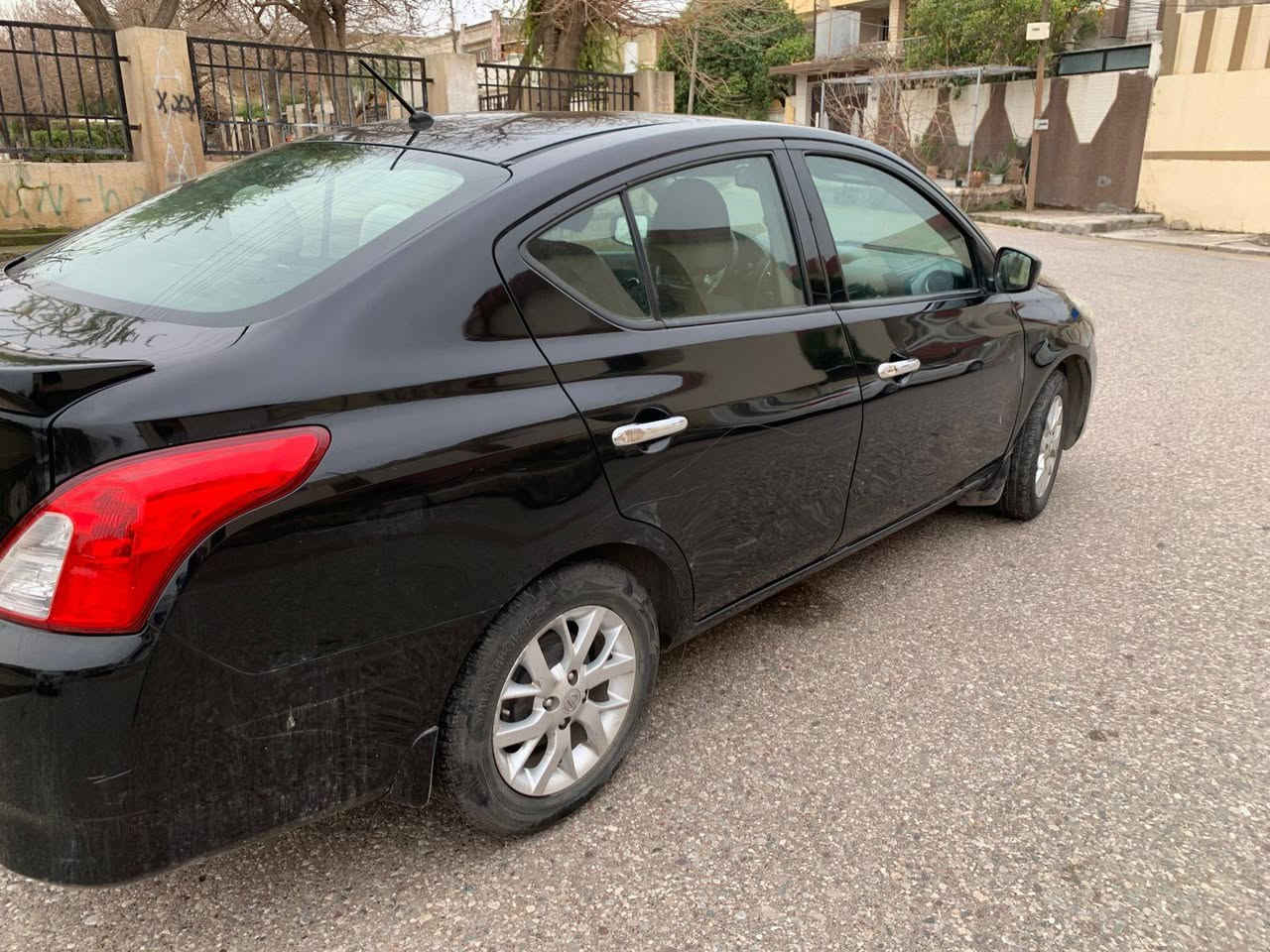 نیسان ڤێرسا مۆدێل 2016 رەشی قەتران تەنها ١ پارچەی بۆیاخە بێ ناو گرتن ئێرباگ هەموو بەشەرت ٥ ساڵە لای خۆمە تەنها ٨٦ مایل ڕۆیشتووە نموونەیە لە کوردستان لە پاک وخاوێنی مواصفات SV یەدە نیکل ویل کەپ_شاشە_کامێرا_تحدید صرعه_سووکان ڤۆڵێۆم_دژە خلیسک_تۆماتیک_٤ جام کارەبا_ سەنەوی تازەیە  تا ساڵی 2028 تەقەو رەقەی نیە رقم باریکە گێرو مەکینە تبرید هەموو گیانی بەشەرت بەناوی خۆمە رقمەکەشی لەگەڵە جوانە
‏ 22A42111
نرخ89وەرەقە
 ڤایبەر واتس ئاپ کۆرەک ***********
ئاسیا سێل *********** أربيل, العراق
