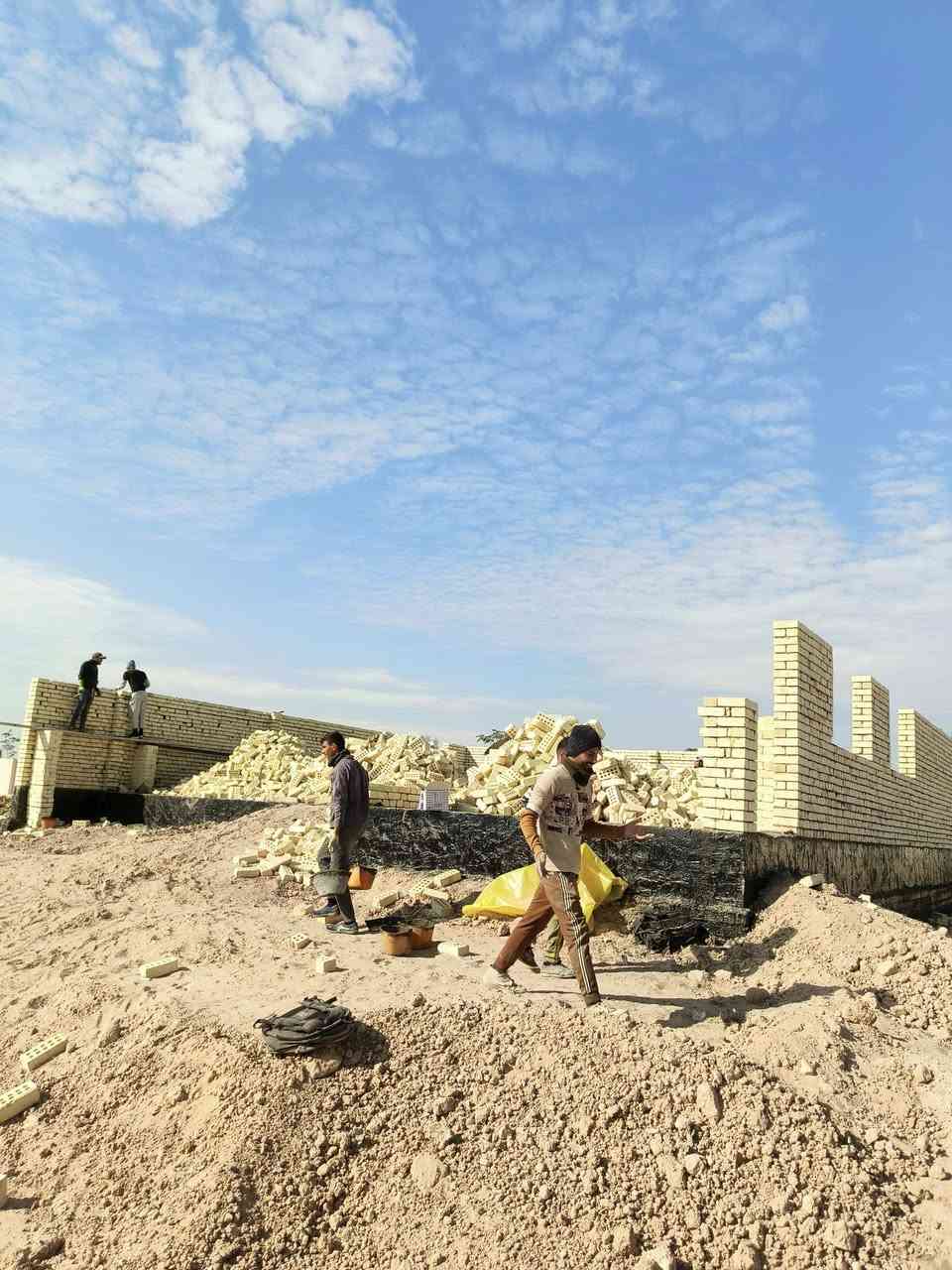 سلام عليكم خلفات بناء درجه اولى نشر قلب  شرط استلام مهندس متفرغ حاليا  شغل مستمر مو يوم ويوم )(*********** /***********
