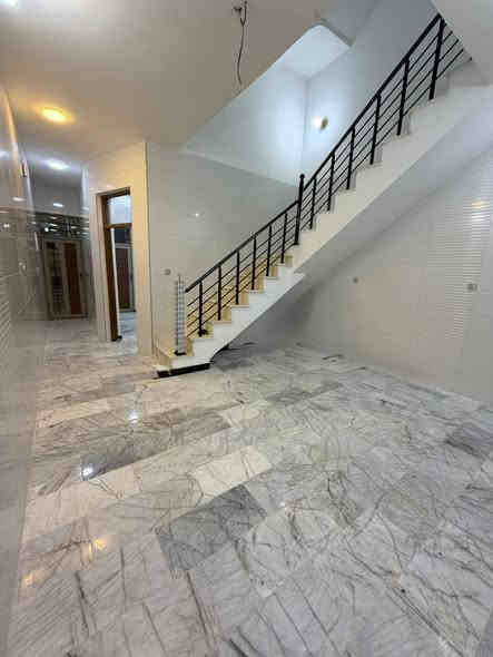 مشتمل 75م #للبيع واجهه 5 نزال 15 " زيرو 2025 "
استقبال و 3 غرف نوم و خدمات طابقين 

#السعر 190 مليون وبي مجال / طابو ملك صرف
الشعب عدن خلف جامع الجهاد و قرب الشارع العام

***********
