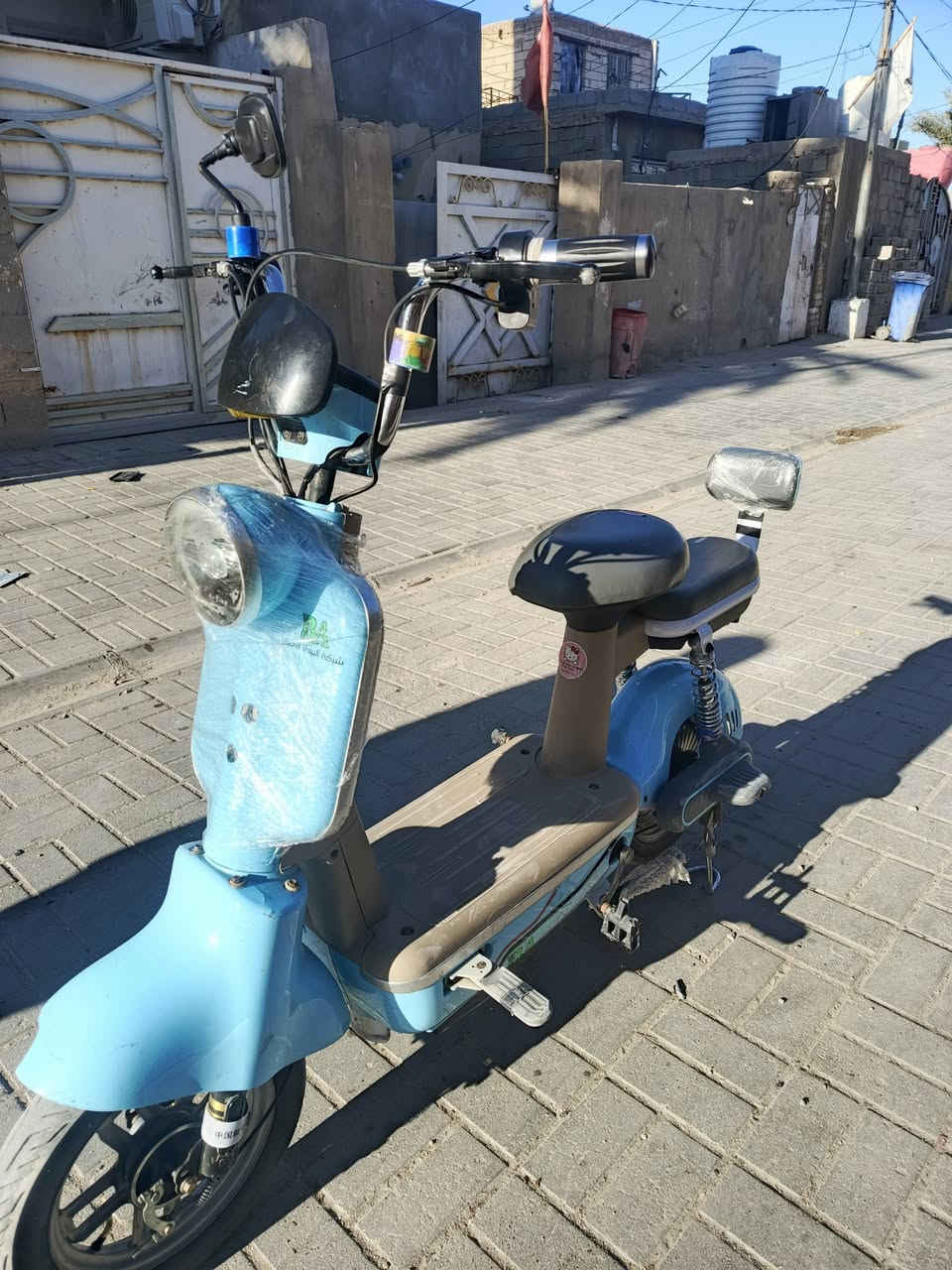 سلام عليكم بايسكل شحن حجم 14الباسكل جديد الله شاهد بس محتاج فلوس واريد ابيع اشتريته ب 350.  و اريد ابيعه ب 200 لايت هورن اشاير بک وره بي سويج 2.     بصمه 2 قفل تاير بي سويج 2 كرت مال شاشه 2 يعني البايسكل بعد جديد الله شاهد مكاني كربلاء حي الغدير الرقم *********** + شعندك مراوس نزل بتعليقات 💯
