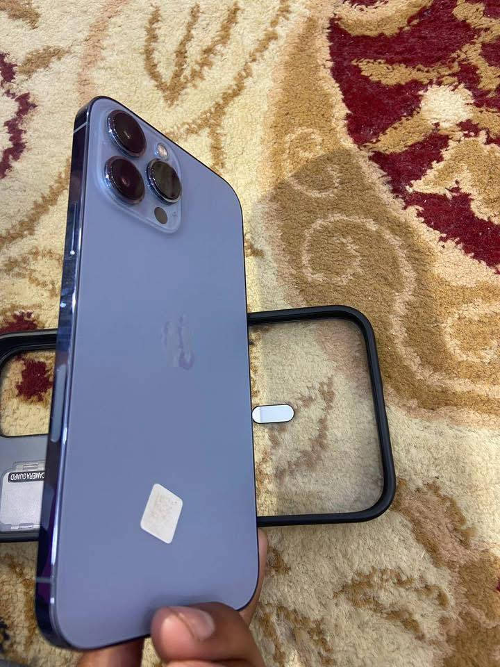 ايفون 13 برو ماكس مع شاشه اصليه تفصيخ مكاني حله للبيع تفاصيل خاص او واتساب*********** فقط
