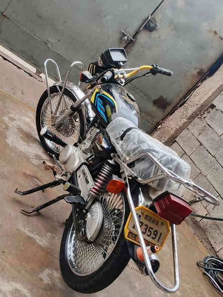 سلام عليكم تايكر 2023
نضافه فول شغاله ع 24 حبايه كامله كهربائيّات شغاله اشاير كله كامل محرك شرط مامفتوح جيب فيتر وافحص شلعه تشك الكاع دراجة رايدها ب 625 مكاني رمادي 7 كيلو  موجود خاص ورقمي *********** بي واتساب  (جماعة 525 اعبر المنشور) 🤍
