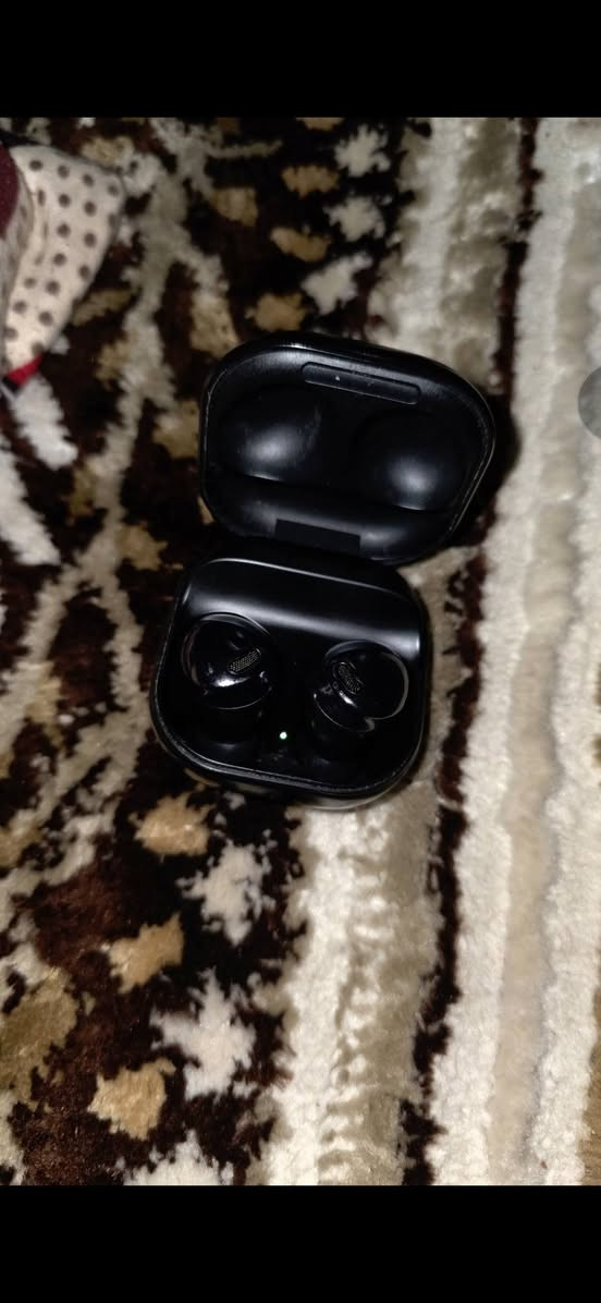 سماعه سامسونك buds pro شغاله نظيفه ع الفحص 
سعرها 50


**إذا كنت صاحب هذا الإعلان وتريد حذفه لأي سبب، رجاءا أرسل رسالة إلى الدعم الفني**