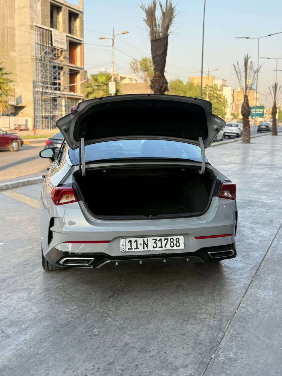 🔥 للبيع كيا K5 GT-Line
موديل ((23))  🔥

📍 رقم بغداد 📍 الممشى:(( 59 ))فقط 📍 لون أسمنتي مميز 📍 دفع امامي  (AWD)

المواصفات: 
✅ تشغيل عن بعد 
✅ دخول ذكي وترحيب 
✅ تنبيه اصطدام أمامي 
✅ تنبيه مغادرة المسار 
✅ كاميرا خلفية 
✅ شاحن وايرلس 
✅ منافذ USB 
✅ مانع انزلاق 
✅ مقاعد جلد  
✅ جام أوتو 
✅ نظام مراقبة ضغط الإطارات (TPMS) 
✅ شاشة تدعم Apple CarPlay و Android Auto 
✅ مصابيح LED 
✅ 5 وضعيات قيادة: SPORT / CUSTOM SNOW / SMART / NORMAL

🔹 السيارة ليبل واحد حادثهه 
بنيد شبرين ومصبوغ كله 
وباب وره السايق مبدل اصلي 
وبل عراق جاملغ خلفي شبرين صبغ فقط بدون يرباك السياره وبارد بل جاملغ 

سيارة نظيفة ومصروف عليهه 
رقم الهاتف 📱 
((***********))
((***********))
صور الحادث موجودة بل منشور

السعر. ((185)) وبيهه مجال بسيط مكاني بغداد البنوك قرب جسر الجديد
