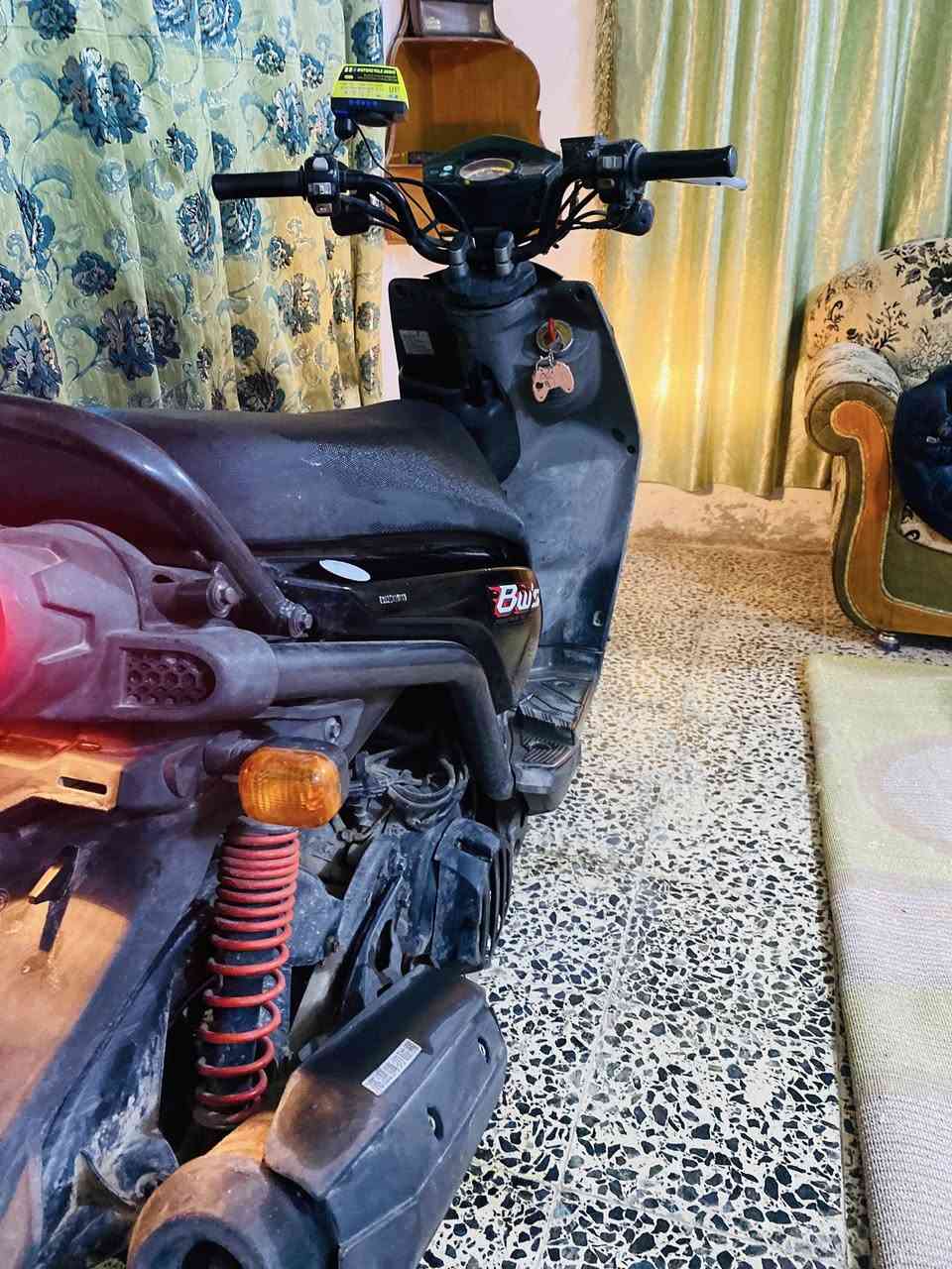 السلام عليكم مرخصه لادمن  دراجه سكنس جبلي قبل شهر نزلت رمبه وما اطلع بيهه هواي للبيع مراسله خاص او *********** سعرها 1500 بيها مجال بسيط اوراق كامله شغل واطلع لشمال مكان ديالى بعقوبه حي المعلمين
