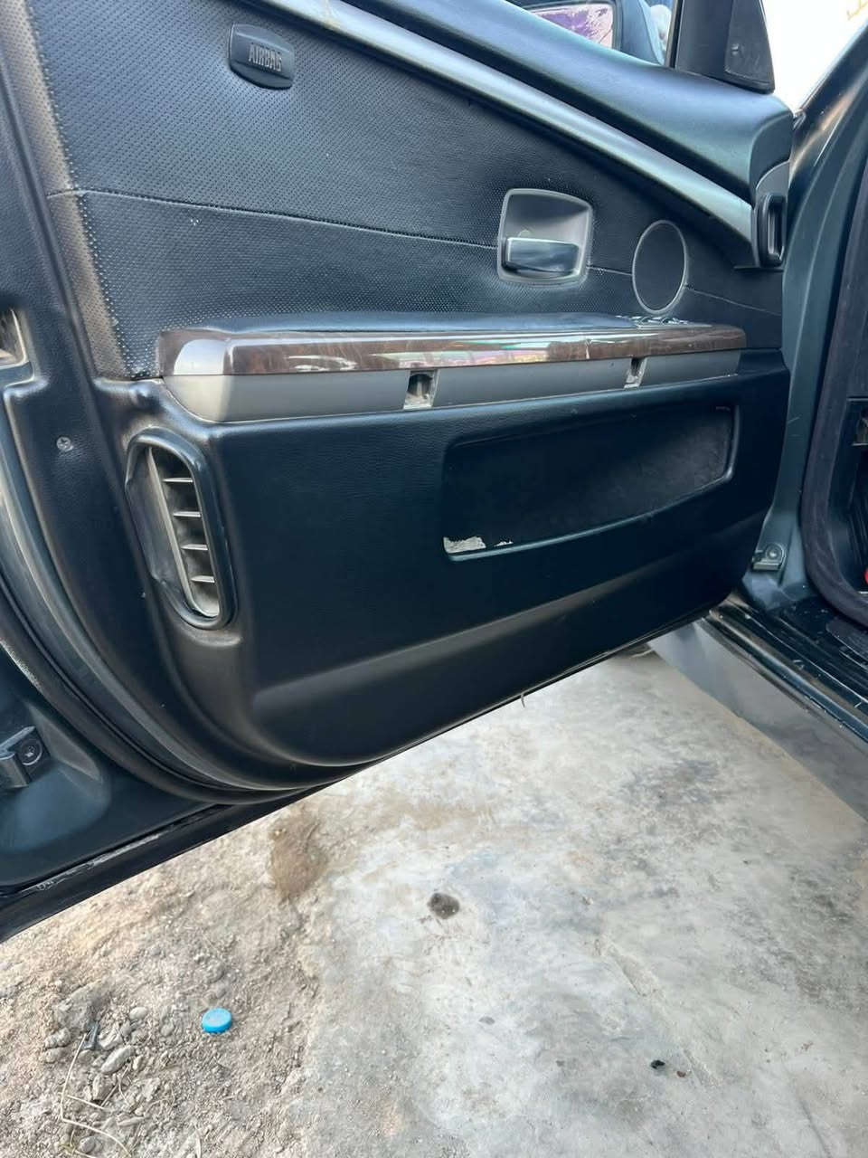 السلام عليكم
للبيع او المراوس bmw

باخره. 2002 رقم بغداد مميز بأسمي

تحويل مباشر

مكفوله كفاله عامه من ضربه والطخه

سياره مصبوغه صبغ عام للجماليه

فول موصفات للأخير 1/1

1.تحكمات ستيرن

2.مري شفط

3. أبواب وجنطه شفط

3. تبريد وتدفئه كشنات

4.جام يصعد وينزل عل بصمه

5.فتحه سقف

6. حساسات كامله

7. شاشه اماميه وخلفيه

8. تحكمات شكنات خلفيه

9. تحكمات شكن امامي ومساج

10. مكينه وكير وكهربائيات كفاله

11. عليه ادامه كامل

12. تأيرات جدد شادهن

13.  تبريد ثلاجه

سياره كامله للأخير اي نقص مابيه كامله عل أيدي

تأخذه ربع دينار متصرف عليه

*********** متوفر واتساب
