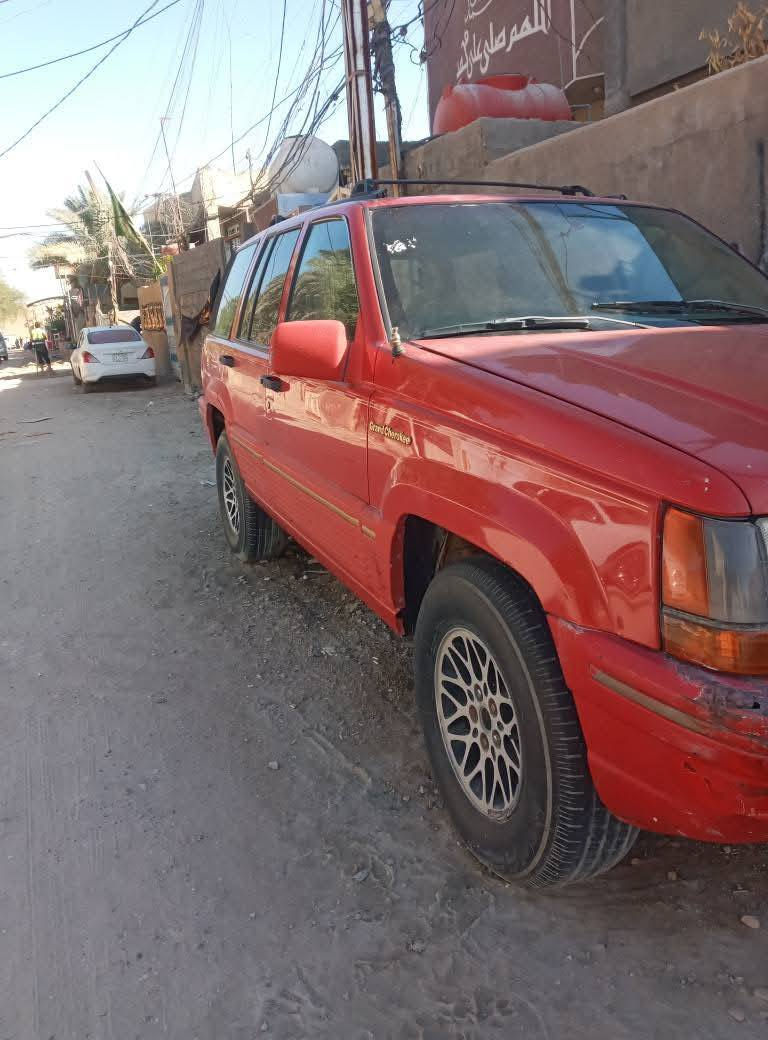 جيب شيروكي للبيع موديل 93 سياره مكفوله كفاله عامه خير من الله سياره مكينه وكير كله جديد وسياره رقمها انبار منفيس أوراق موجوده بيها واجهيه اي استفسار بخصوص السيارة وسعرها 26 قفل الاتصال على الرقم ***********
