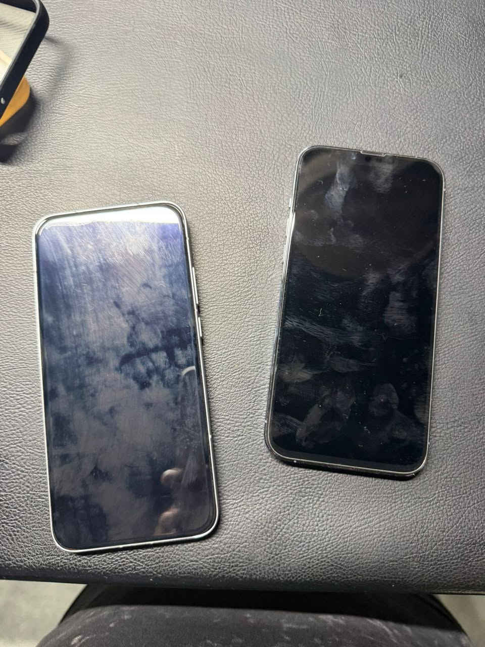 سلام عليكم 
POCO F7 اخو جديد استعمال شهرين طك كارتون معالج سناب دراكون جيل 4 
512 كيكا بطارية 6500 

ايفون 13 برو ماكس 
مبدل شاشة وبطارية و من غير جهاز اصليات نظافة فول 
256كيكا 
ثنينهن مراوس ب 24 الترا 
بغداد


**إذا كنت صاحب هذا الإعلان وتريد حذفه لأي سبب، رجاءا أرسل رسالة إلى الدعم الفني**