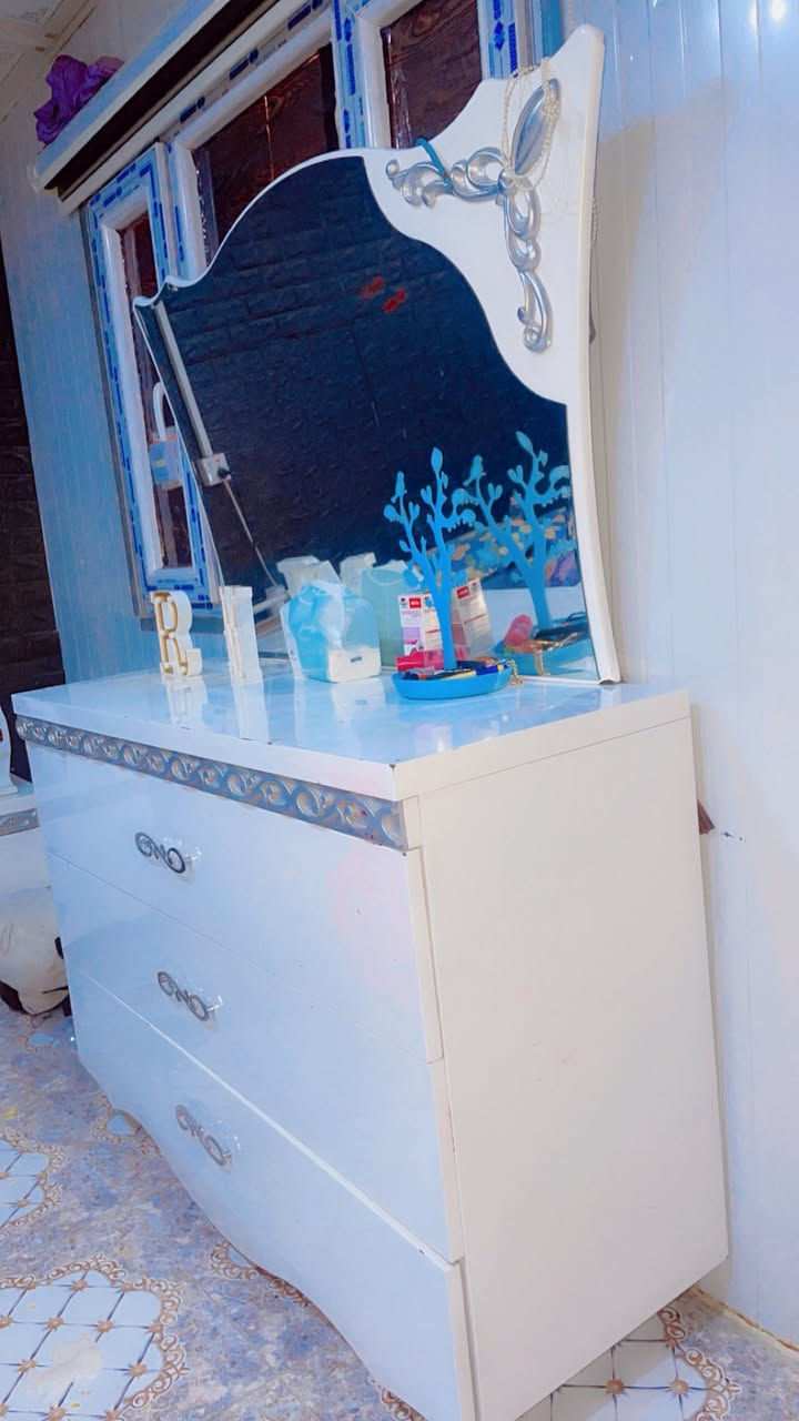 غرفه نوم تركيه ضخمه ٥ قطع كامله للبيع كومديات ثنين والجربايه ممصورتها لان فاتحتها نظافتها ٧٠٪؜ مكانها بالكرخ


**إذا كنت صاحب هذا الإعلان وتريد حذفه لأي سبب، رجاءا أرسل رسالة إلى الدعم الفني**