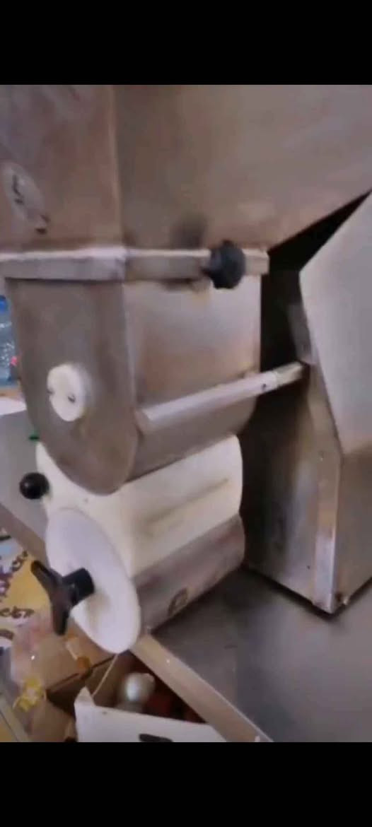 السلام عليكم شباب مكاين للبيع ستعمال قليل المثرامه مال فلافل وياه طباخ كامل سعر خاص ا
       

لاستفسار علي هاذ رقم *********** Singapore
