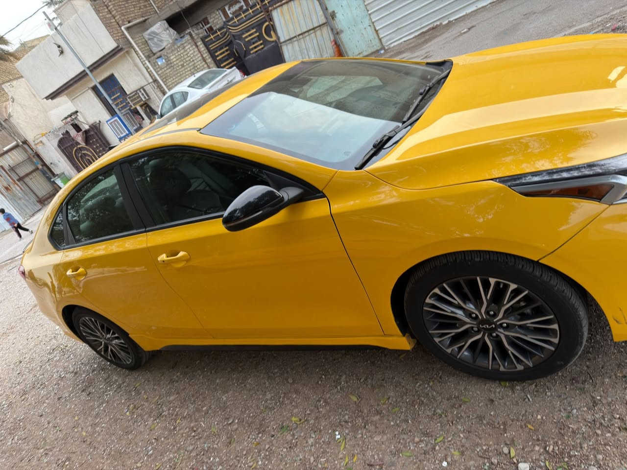 السلام عليكم للبيع فورتي فول مواصفات موديل (2023) جيتي لاين حادث موجود بل نشر سعر (150) مرقمة تحويل ثاني يوم مكان السيارة بغداد مدينة الصدر تواصل ***********
