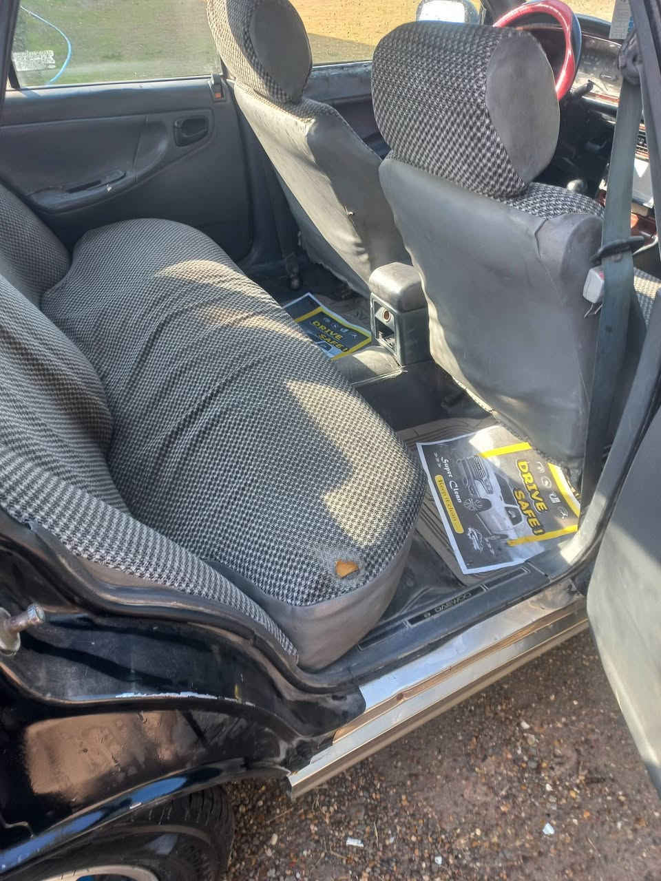 السلام عليكم ورحمة الله برنس للبيع موديل 95رقم بغداد سنويه 28 محرك جديد كير اكسن  كهربائيّ  شغاله شاصي بيه خياس مكان بغداد سريع الرضونيه ***********
