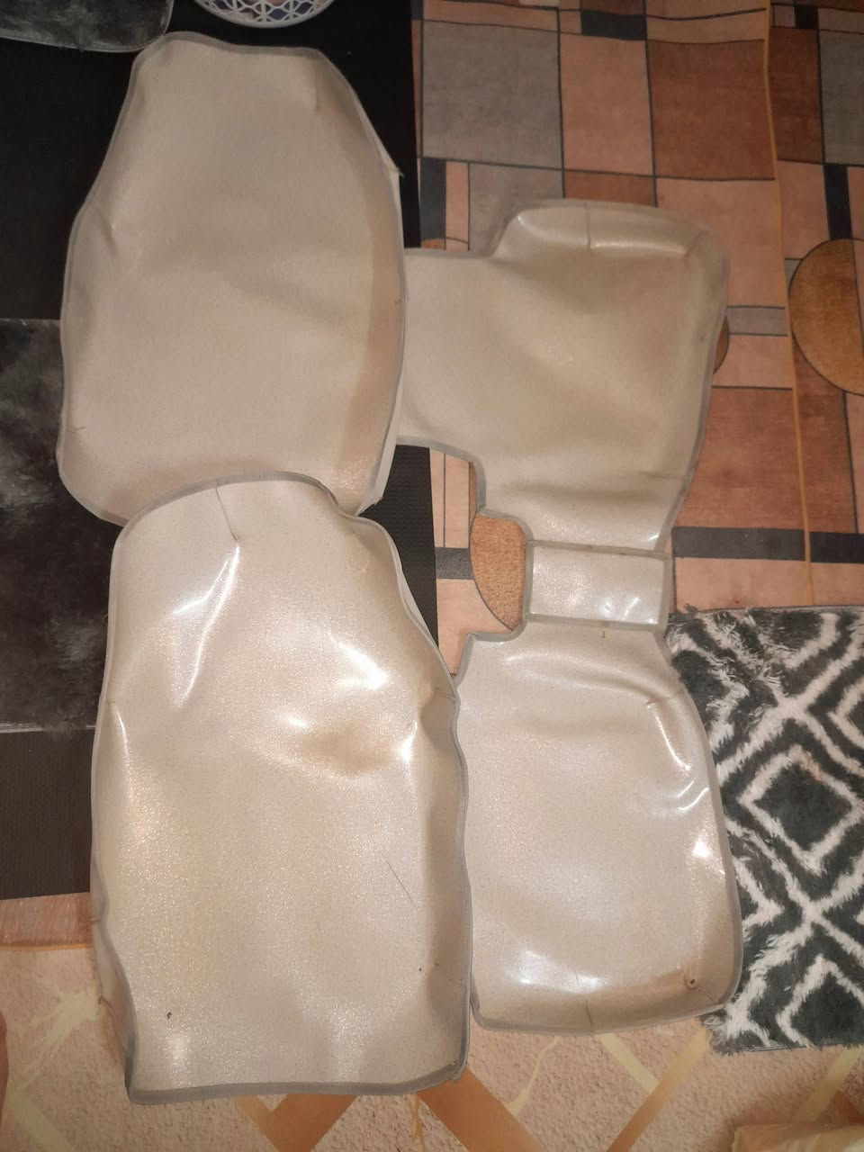 1-سفريات اكسنت تفصال جلد  اصلي
2-بردات. درجه اولي خليجي تعتيم 100%
3-فرشت جنطه تفصالدجلد 
السعر
 السفريات 30 الف
البردات 30الف
فرشع الجنطه 10 الف
ولاتصال. بابل
 ***********
