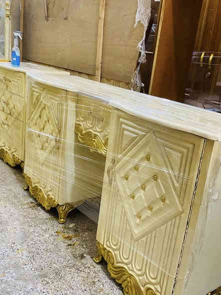 إلى زبائننا الكرام 
غرفة خشاب طابق عالي 6باب تتكون من 8قطع نضافة 90‎%‎100بسعر 800الف وبيها مجال عنوان بعقوبة الكاطون شارع ابو رباح قرب مرطبات السيد مزاد ضي القمر استفسار خاص او الرقم ***********
