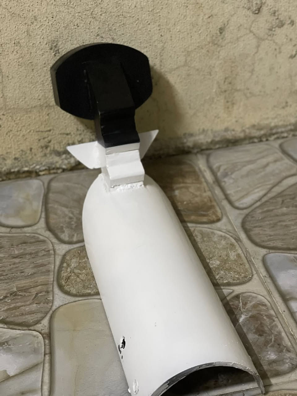 سلام عليكم ارخلة طيارية للبيع مابي اي عيب سعر 40 بي مجال راسلني خاص او خابر عل رقم ***********
