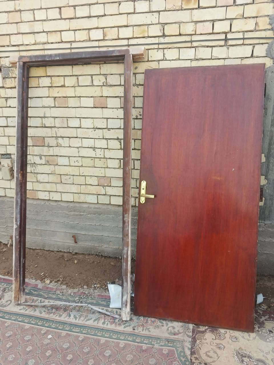 السلام وعليكم لبيع غراض كلهن نضيفات وشراي يراسل ويتصل خادم مكاني حي اور سبع قصور  شارع ابو علي يم جامع لحمزة موجود خاص وتساب ***********
