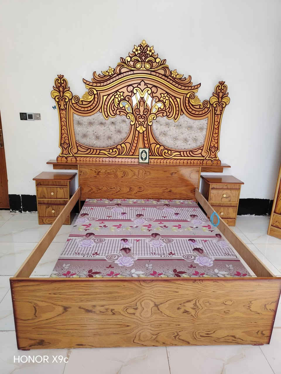 السلام عليكم غرفه للبيع مستعمله شي قليل  مرتبه تجي وتشوف مابيه اي نقص مكاني الرمادي البو  فراج السعر 650 بيه مجال *********** خابرني ودلل بيه واتساب
