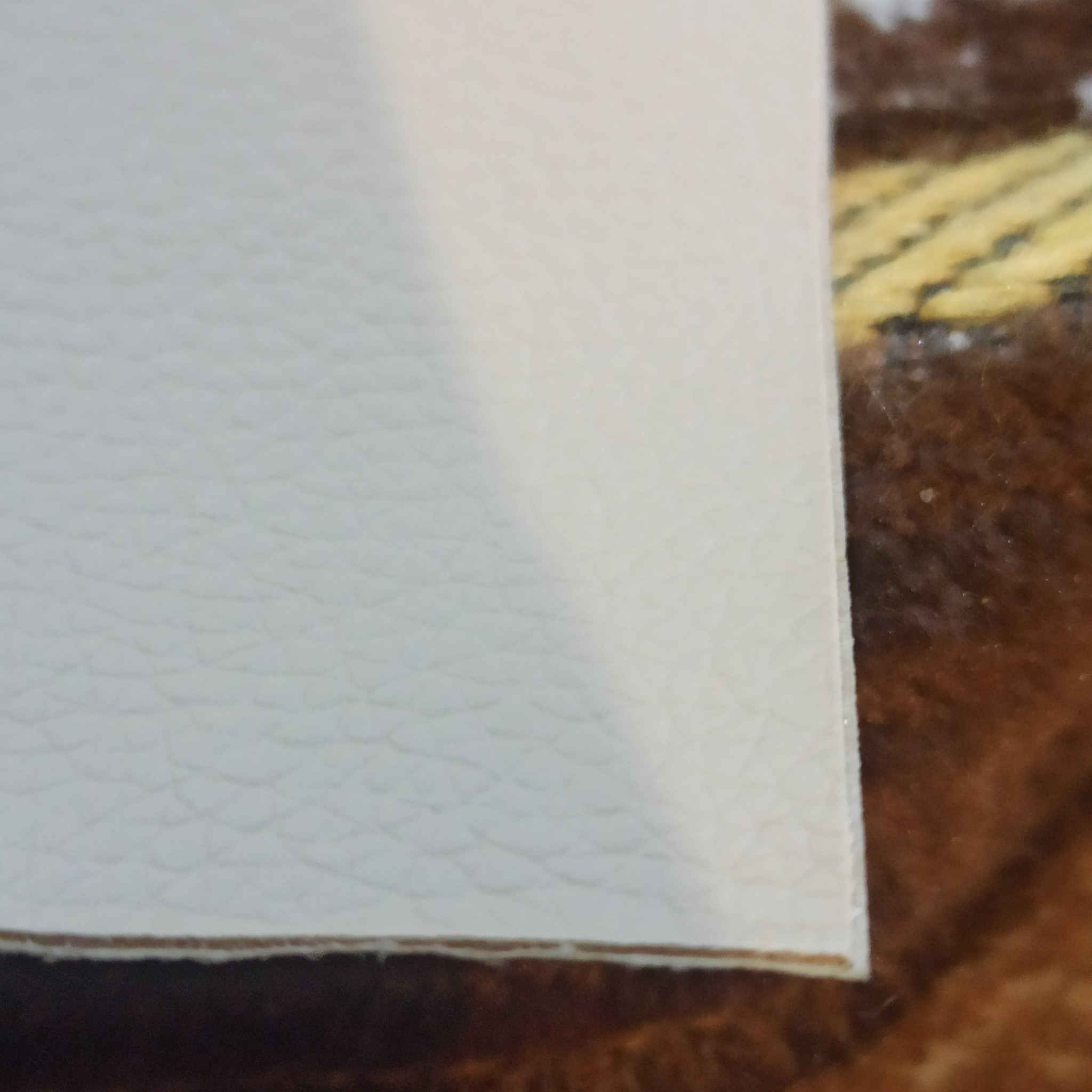 السلام عليكم ومن رخصه الادمن جلد بهذا اللون لزكه تقريباً مترين  ب مترين الطول والعرض الي يفيدة ينطي سعر ويتدلل


**إذا كنت صاحب هذا الإعلان وتريد حذفه لأي سبب، رجاءا أرسل رسالة إلى الدعم الفني**