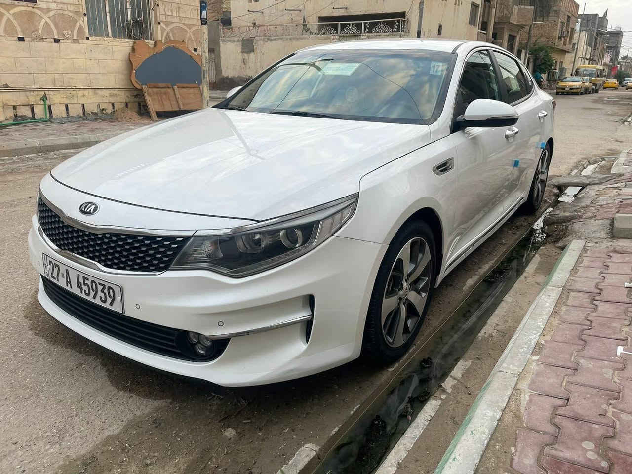 سلام عليكم اوبتيما 2017 سياره مكفوله كفاله عامه فول عدا البنراما السعر 180 بيه مجال مكان سماوه الرميثه  رقم راعي سياره ***********
