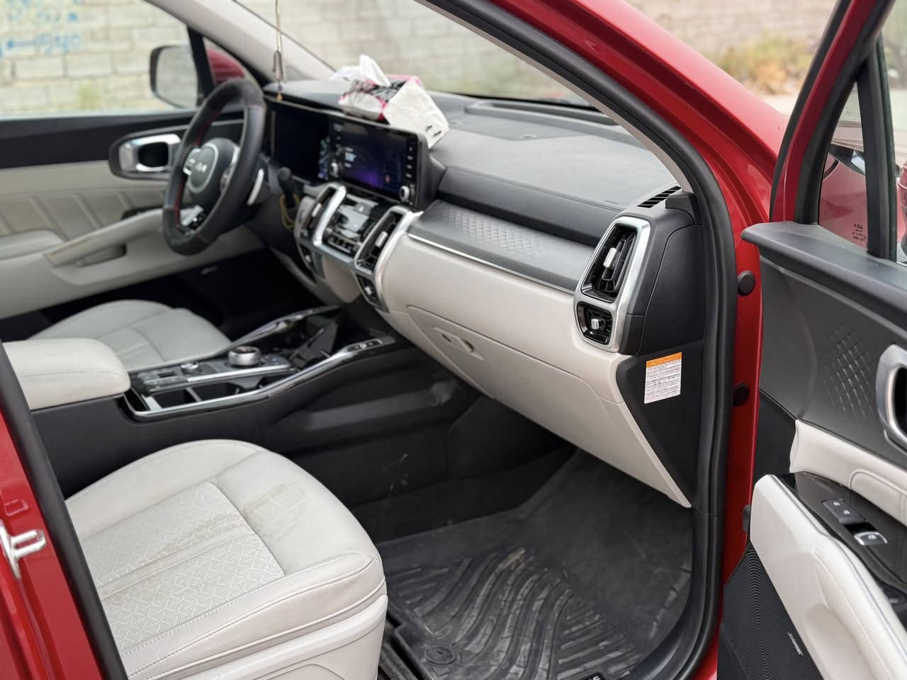 سورنتو مودل ٢٣ فول واحد ع واحد برستيج حادث جاملغ أوبنيد محرك ٤ تيربو سياره جديده انظف من صور مابيها اي نقص تحويل ثاني يوم سعر ٢١ مستعجل ع بيع ***********
