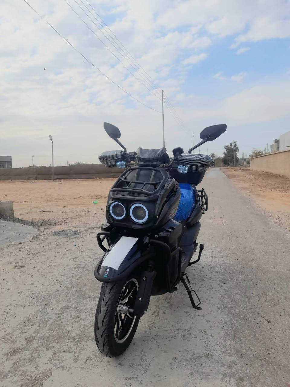 بــــــــــســم الله الــرحـمـٰن الـــرحـــــــيــم
🔥 للبيع دراجة شحن أباتچي 2025 🔥

✅ موديل 2025 فول نظافة
⚫ اللون: أسود
🔑 تشغيل عن بعد
🛡️ مانع سرقة
🔊 بيه بك
🏍️ مثبت سرعة
💡 لايت زنون عالي
🔑 سويجات عدد 2
👆 بصمات عدد 2
🔋 6 بطاريات نضيفات يقرن 9 على الفحص

💰 السعر: 900 ألف
🤝 بيه مجال بسيط 

📞 للتواصل:
***********
