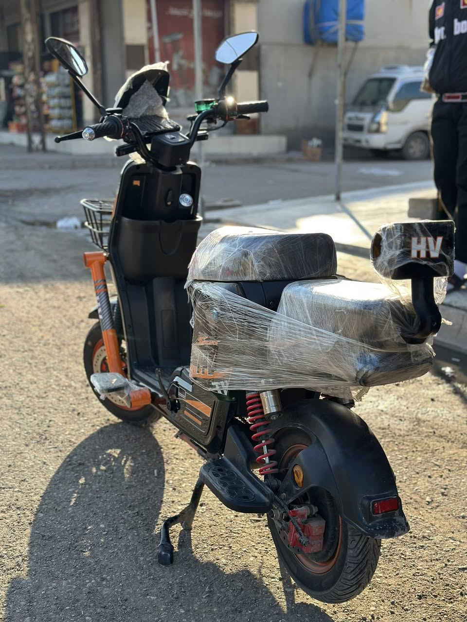 السلام عليكم دراجه شحن للبيع 
ملف 15005بطاريات دبل 
22امبير 
دراجه بعده صفر مستخدم اسبوعين 
رايده 475وبي مجال العنوان مركوك حي العروبه 
***********
