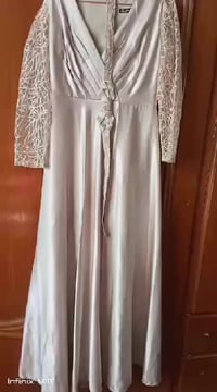 للبيع • تبديل • ملابس