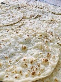 خبز • سمسم • معجنات