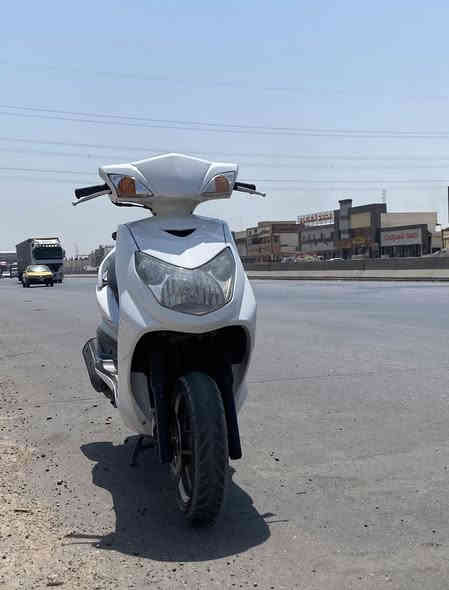 السلام عليكم                                                                   سكنس فحل ياباني نوزل قبق نفخ خطين للبيع.            الدراجة مكينتهة مكفولة السعر مليون وبيه مجال.                      المكان بغداد /الشعب/الثعالبة الأولى                                          الهاتف          (    ***********    )
