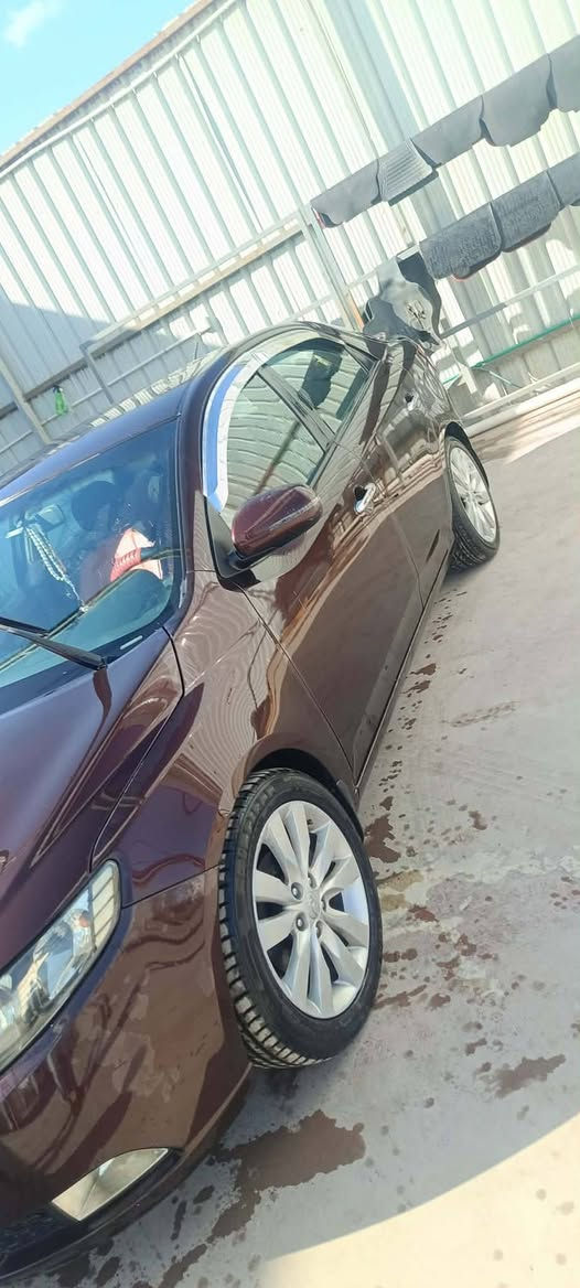 سلام عليكم كيه سيراتو موديل 2012 خليجي مكفول سونار مرفق بل صور سياره جديده بمعنه  مكينه 1600 فول 1/1 سياره جديده بصمه تنته اشاير شفتات صدر جديد تبريد ثلج مري شفط بسمي رقم بغداد الجديد سعر 108 وبيه مجال عنوان بغداد دوره رقمي ***********
