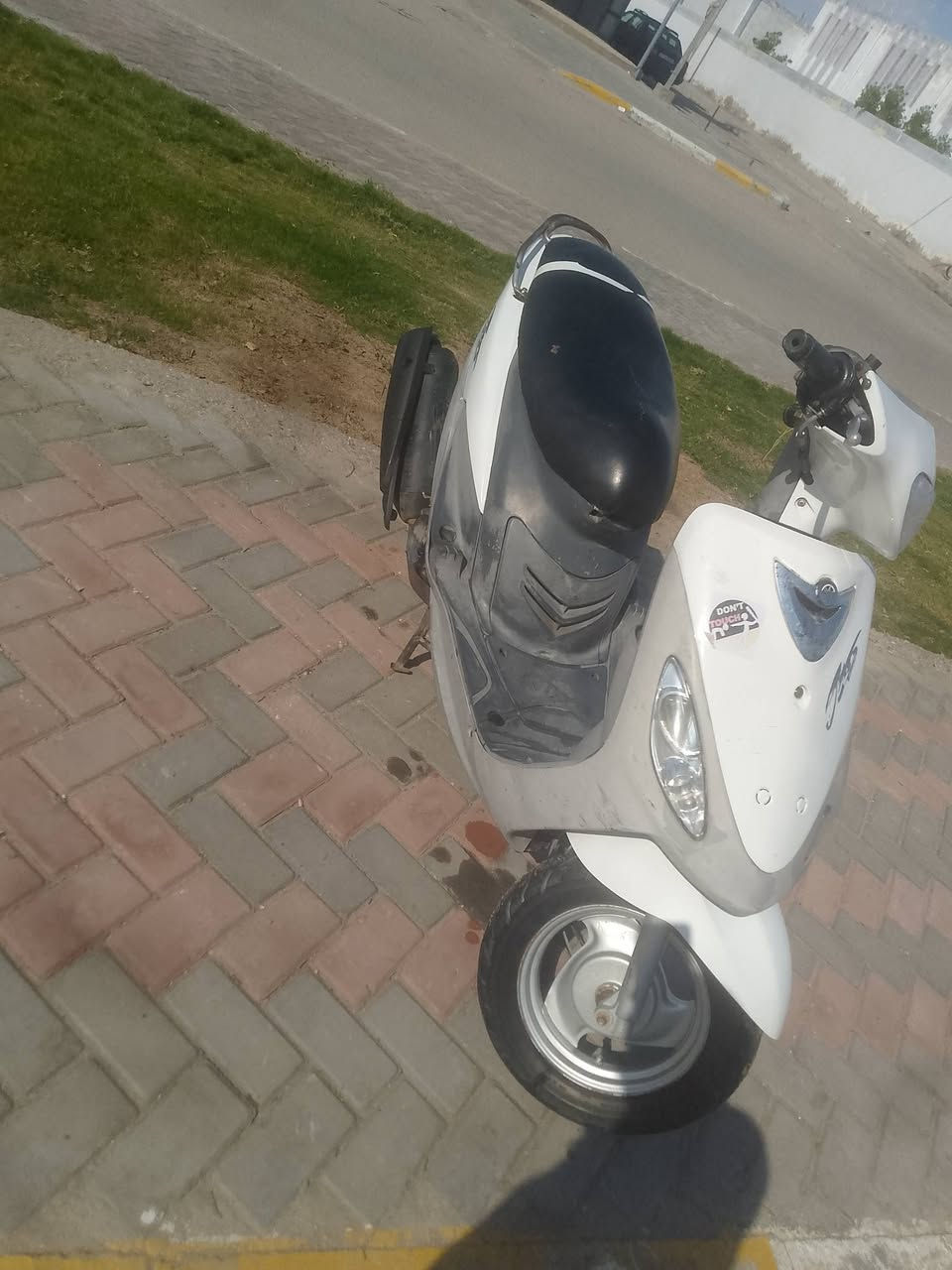 السلام عليكم اخوان ماكس منغولي للبيع
مواصفات دراجه 
دراجه مكينه بلاد 
سلف بلاد 
عداد بانزين شغال 
بيه تزويد كزوز اف ام اصلي 
بريكات امامي و خلفي نضاف 
كهبرايات شغاله 
ما تصرف عليها ربع دينار 
السعر 700 وبيه مجال قليل 
تجي تطلع تراي وتفحص 
وشوف النضافه بعينك 
عنوان سماوه حي شرطه 
***********
