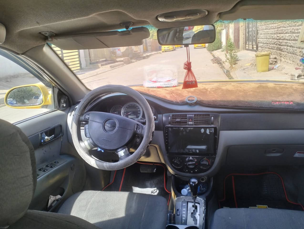 اوبترا 2012 السيارة مكلوبه الجامرلاغات الاماميه امبدله او الجامرلاغات الخلفيه معجون او التكمه بيها معجون او لحيم او الشواصي مابيها شي او كير او محرك مابيهن اي عيب مكان السيارة كركوك او بيها دفتر بانزين او السعر 46 او بيها مجال ***********
