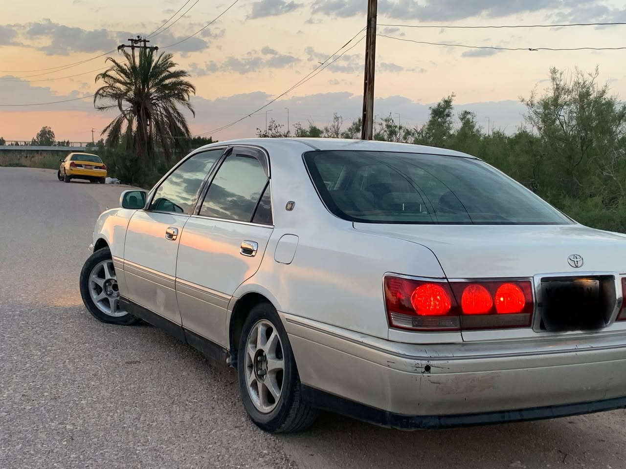 السلام عليكم  للبيع او مراوس السعر 31
ادوات دوات كصة جنطه
السيارة متومه طبق الاصل ارقام وسنويه حفر مال مرور
كير ومحرك فيفيتي المرغوب شحم انسه الصرف 
حدادية ١٠٠ بالميه طوبه 
تبريد ثلج
دكمتين 
برده خلفيه 
4 كشنات كهرباء 
اثلث ابو عيون رياضي 
كاعية مغلفه جلد 
شاشه 
شفتات ستيرن 

كهربائيات من الطول للطول 
مسجل سماعات كامله 
جاهزه كلش للاخير للجناي 
كشر كلش حلوه 
شغل باجات 
المكان ذي قار سوق الشيوخ 
*********** واتساب واتصال
