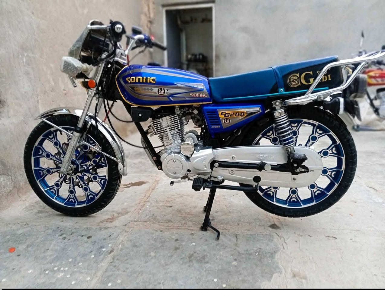 يالله سلام عليكم للبيع دراجه  سيفان موديل 26 اوراق ختم سونك مكفوله كفاله عامه محرك 200 بصمه تشغيل عن بعد  دشبول شاشه امبيثري بلادي ب دشبول   الشراي يجي خاص او تصال***********  مكاني بابل القاسم ناحية الطليعه
