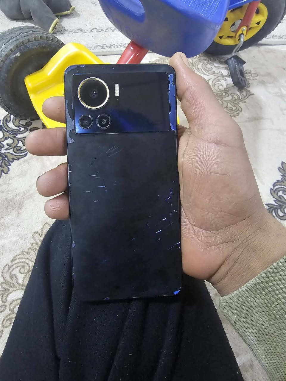 السلام عليكم موبايل للبيع ويرهم مراوس بموطور انفنكس نوت 12 VlPذاكره 256بطاريه 4500 يدعم الشحن السريع السعر 225وبي مجال الاتصال ***********
