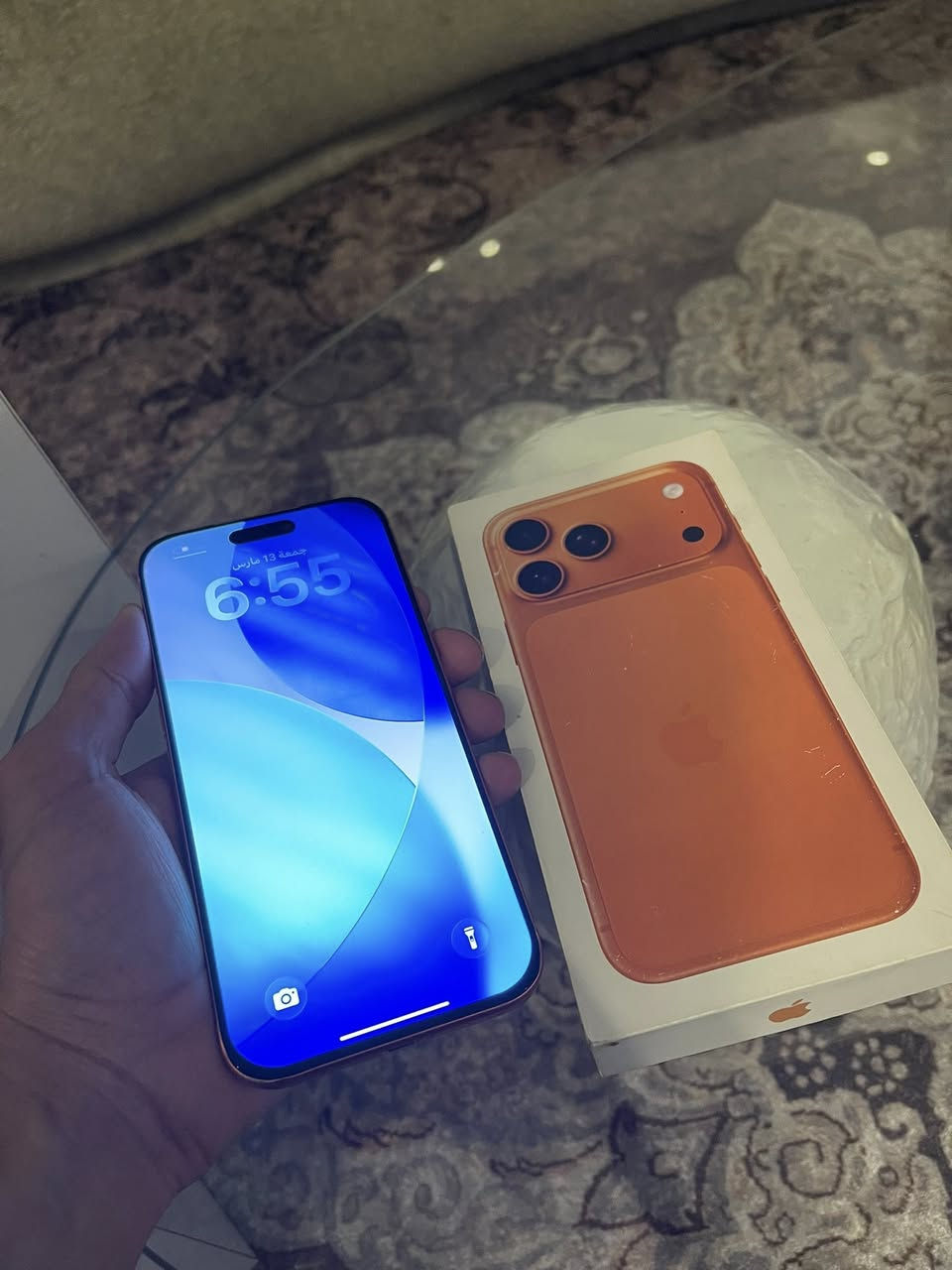 سلام عليكم آيفون 17 برو ماكس السيم كارت ذاكره 256 بطاريه ١٠٠ مستبدله فقط شاشه ٣ خيارت اصليه شاشه القديمه موجوده  السعر مليون 600 بعده بضمان / *********** المكان بغداد بلديات شارع مصرف
