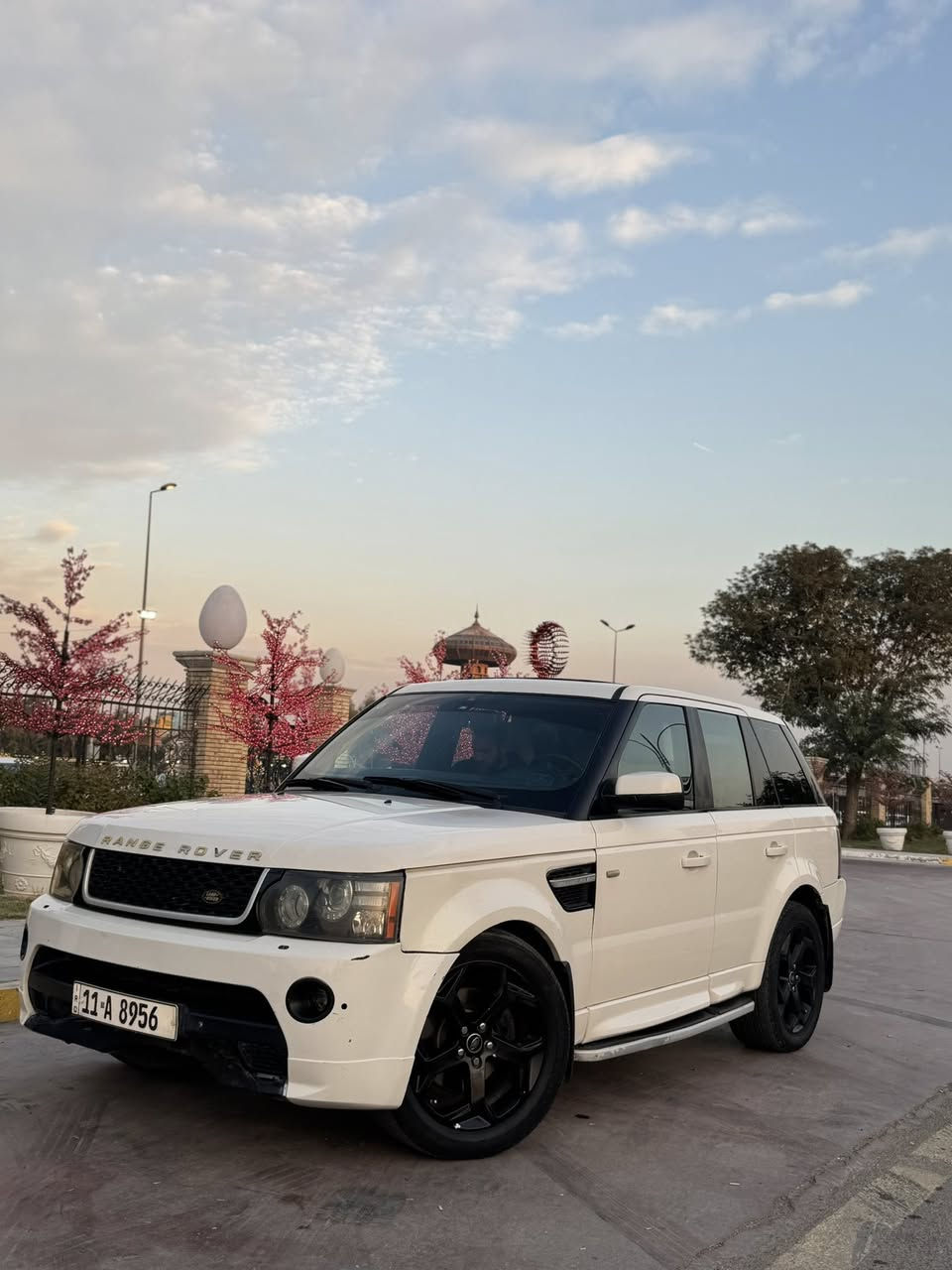 السلام عليكم ورحمة الله وبركاته
للبيع للبيع🔥🔥🔥
RANGE ROVER 2008 محدث 2013 رانج روفر
السيارة نظيفة كلشش  جاملغ خلفي فقط صبغ 
محرك 8 سلندر بدون سوبر المرغوبه محرك جديد 
كير جديد
صدر السيارة نظيف 
مواصفات :.
🛑فتحة سقف
🛑تحكم ستيرن
🛑شاشه
🛑 تخم تاير جديد 
السعر 120$ وبيها مجال للشراي
 وبقية المواصفات المتعارف عليها
مكان السيارة بغداد المنصور شارع ١٤ رمضان
للاستفسار الاتصال واتساب ***********
