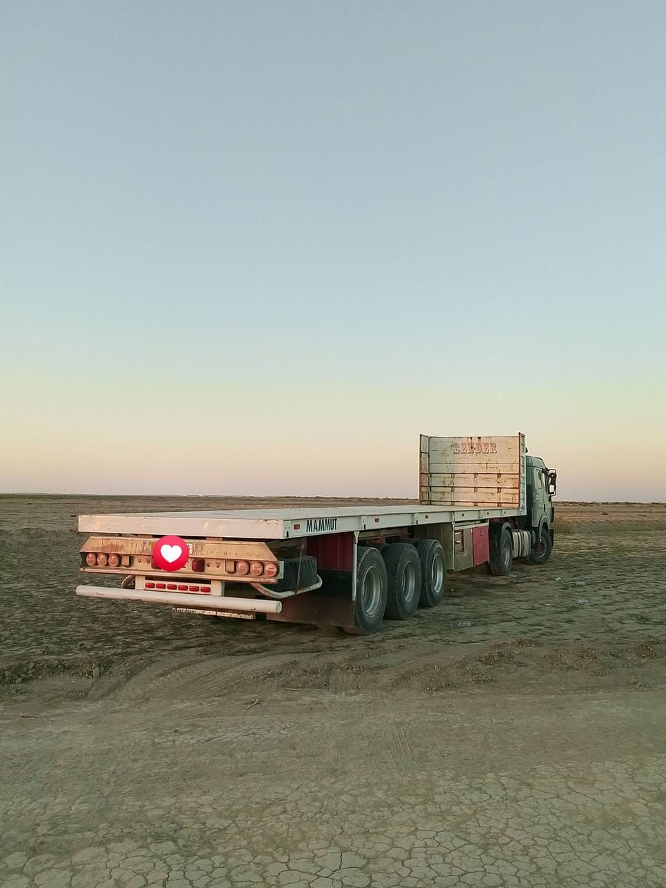بسم الله الرحمان الرحيم 
سلام عليكم  سياره للبيع جهازه 
البي كرواتي مديل 92 كير كهربائي 
جوبلس تبريد 
رقم نكليزي بسمي تحويل ثاني يوم 
سنويه لل(28) ثلاث لوحات 
عربانه ثلاث محاور  عمل خالد الجناب كامله من اي نواقص 
تخم تاير راس وعربانه 
دناكير 14 صيني ابو الحاسبه 
طول العربانه 12ونص 
للستفسار أتصل على الرقم 
***********

