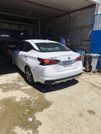 نيسان 2020 وارد امريكي بيها جاملغ خلفي ونص من الصندوك بدون دواخل السيا...