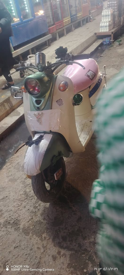 سلام عليكم دراجه 60 مصريه للبيع الدراجه كلش نضيفه احلى من الصور السعر 250او بيه مجال هواي مستعجل على بيعته غير متواجد عل فيس *********** بي واتساب واني خادم
