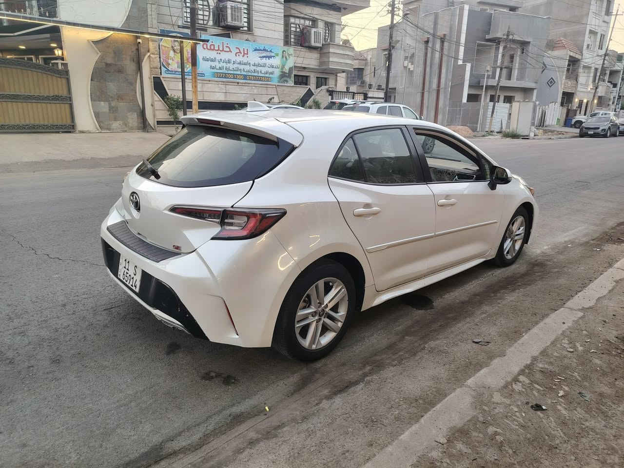 السلام عليكم كورلا موديل 2020 هاج باك se وارد امريكي بيها 3 قطع صبغ وصور الحادث موجوده
مواصفات 
*تحكم ستيرن جهتين
*شفتات بلستيرن 
*بصمه 
* سايد بريك كهرباء
* اوتوهولد 
*رادار تحديد مسار 
*وباقي الواصفات معروفه 
محرك كير تبريد صدر خير من الله 
رقم جديد وهزه وبسمي 
السعر 117ورقه وبيها مجال 
مكان السياره بغداد الدوره البوعيثه 
***********
