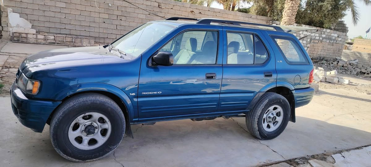 سيارة ازوزة ياباني مكينه ٦ للبيع رقم سليمانيه بسمي مكاني بلدروز سيارة نظيفة سعر ٦٥ بي مجال رقم هاتف ***********
