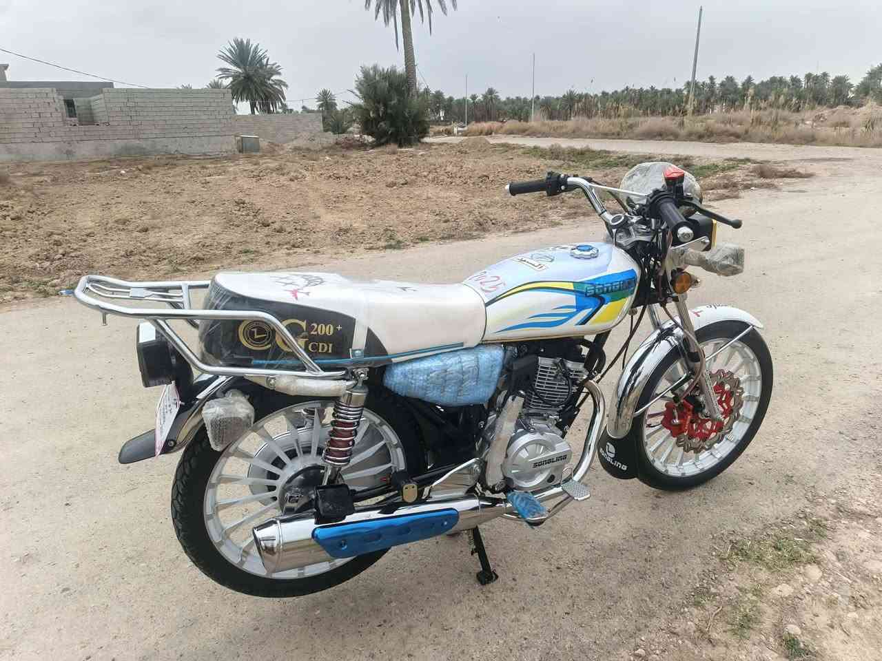 سلام عليكم للبيع دراجه سيفان موديل 25محرك 200سونك الاصلي وضع شركة مامتعوبة بعدهة زيرو اوراق كامله سويج 2 بصمات بيع أو مراوس استفسار علة رقم الهاتف ودلل ***********
