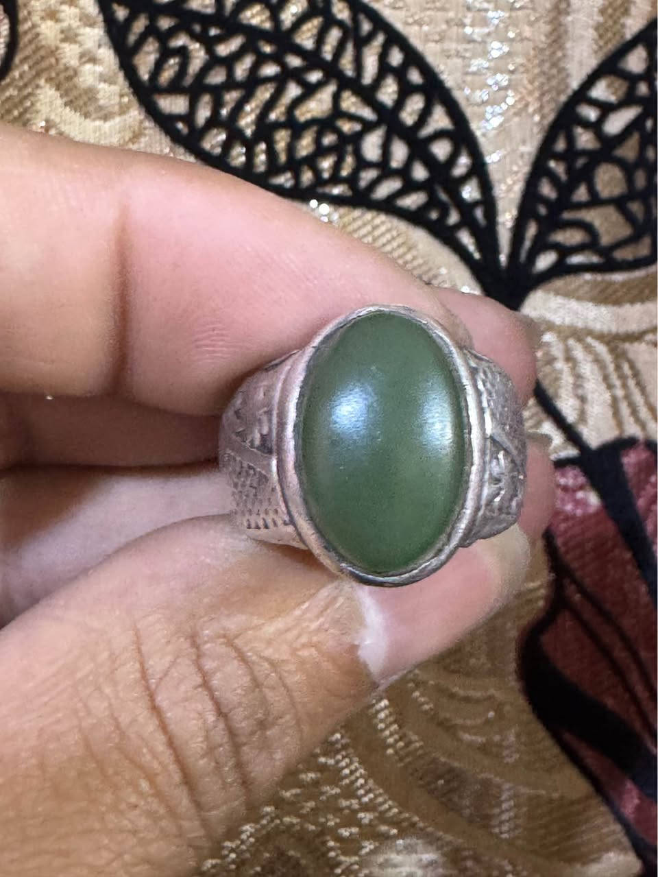 اللهم صل على محمد وال محمد 
خاتم يشم يماني قديم
قطعه في منتهى الروعه والجمال
مصاغ يدوي قديم فضه عيار 925
مقاس الخاتم 21/22
يوجد توصيل جميع المحافضات البصرة, العراق


**إذا كنت صاحب هذا الإعلان وتريد حذفه لأي سبب، رجاءا أرسل رسالة إلى الدعم الفني**