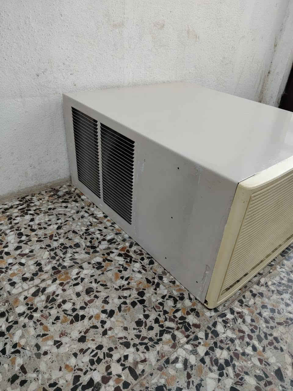 سلام عليكم مكيف جنرال ياباني شغال كلش نضيف على وضع شركه بلادي نظافته 95 برودته خير من الله السعر 475 مكاني بغداد الشعب ***********
