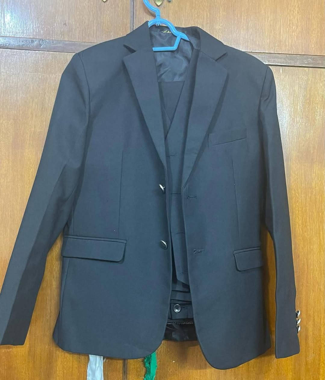 قاط ولادي ٣قطع فقط بالتخرج لبسه مكان شعلة يلبس ابتدائية من صف خامس ابتدائي لحد اول متوسط حسب جسم طفل السعر ٢٠ والله نظيف


**إذا كنت صاحب هذا الإعلان وتريد حذفه لأي سبب، رجاءا أرسل رسالة إلى الدعم الفني**